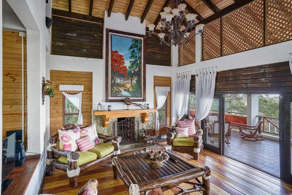 Villa Ines-4X4Only-Jarabacoa-View-Jacuzzi-5Br  Jarabacoa