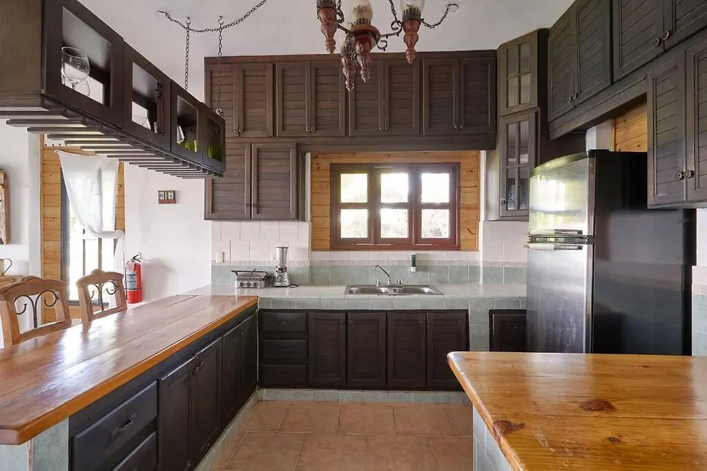 Villa Ines-4X4Only-Jarabacoa-View-Jacuzzi-5Br Jarabacoa